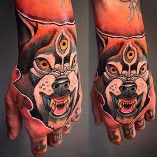 We did not find results for: Lobo De Tres Ojos De Estilo New School Situado En La