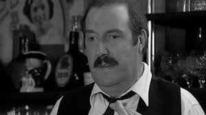 Zmarł Gordon Kaye. Niezapomniany René Artois, właściciel kawiarni w serialu  "Allo Allo!"