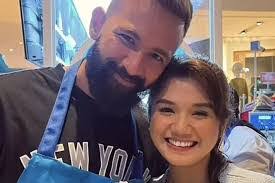 Amelia Lim's Instagram, Twitter & Facebook