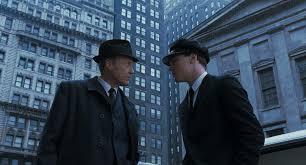 Frank is an experienced counterfeiter who makes a lot of money thanks to his fraudulent skills. Catch Me If You Can 2002 30 Days Of Spielberg I Can T Unsee That Movie Film News And Reviews By Jeff Huston