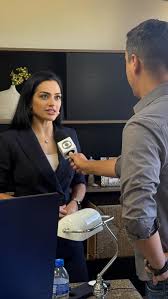 Hoje, recebemos a equipe de jornalismo da @TVTemOficial, afiliada da  @TVGlobo, para falar sobre o impacto da alta do dólar na indústria  brasileira. , O repórter Anderson Camargo e o videorrepórter ...