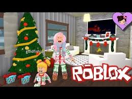 Bloxburg Family Decorates For Christmas Baby Goldie Excited For The Holidays Youtube Christmas Decorations Christmas Holiday