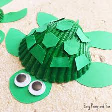 Choose from several different methods to make a turtle shell that's easy for your child and looks amazing when worn. Seashell Turtle Craft Seashell Craft Ideas Easy Peasy And Fun