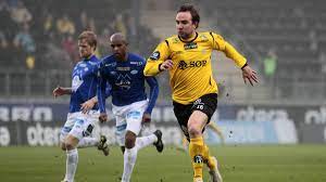 Det er tidligere fotballspiller og nåværende fotballekspert bernt hulsker som tar telefonen. Sjokkert Over Ikke A Vinne Drittsekk Karing Det Sier Litt Nar De To Er Over Meg Eurosport