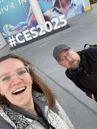 Katelyn Calhoun's Instagram, Twitter & Facebook