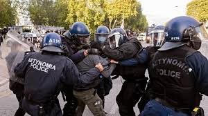 Την παραίτηση της από την προεδρία της αηκ γνωστοποιεί μέσα από ανακοίνωση της η έμιλυ γιολίτη, στον απόηχο πορίσματος της επιτροπής διερεύνησης ασυμβίβαστου, βάσει του οποίου. Petition Amesh Paraithsh Ths Yp Dikaiosynhs Emily Giolith Apodosh Ey8ynwn Gia Astynomikh Bia Change Org