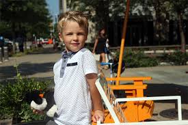Do you like this video? Arlington 6 Year Old Becomes Viral Theater Critic Arlnow Com