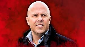 Ewan Ross's Instagram, Twitter & Facebook