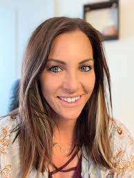 Victoria Hill's Instagram, Twitter & Facebook