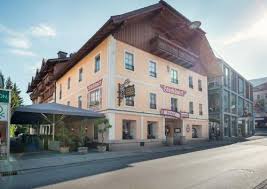 Our haus sonnhang is situated amidst a peaceful and sunny area, surrounded by picturesque mountains, only a few steps away from the city center of. Sankt Johann Im Pongau Pensionen Zimmer Unterkunfte Ab 40