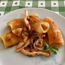 Paccheri al sugo di grigliata. Paccheri Al Sugo Di Pesce Tushi