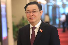 Ông vương đình huệ, khi đó tiếp tục là ủy viên ban chấp hành trung ương đảng khóa xi, trưởng ban kinh tế trung ương, từ tháng 12/2012 tới tháng. Ong VÆ°Æ¡ng Ä'inh Huá»‡ Ä'Æ°á»£c Giá»›i Thiá»‡u Báº§u Chá»§ Tá»‹ch Quá»'c Há»™i Vietnamnet