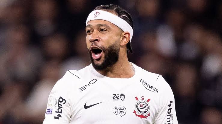 Ex-estrela da Holanda comenta situação de Memphis no Corinthians e revela proposta de clube brasileiro