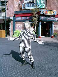 The new couple then start to make changes to the house which upsets the ghosts. Beetlejuice Wikiwand