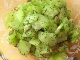 Gurkensalat Mit Senf Dill Dressing Und Gerosteten Sonnenblumenkernen Rezept Rezept Gurkensalat Dillsosse Kuchenmaschine
