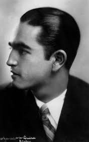 Ovídio Chaves: jornalista, letrista, poeta, escritor, violonista e, acima  de tudo, boêmio