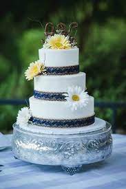 Navy And Yellow Daisy Wedding Cake Daisy Wedding Cakes Wedding Cake Display Wedding Cakes Blue