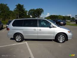 A reliable minivan with seating for up to seven, the 2002 honda odyssey is equipped with a smooth and powerful 240 hp 3.5l v6 engine. 2002 Honda Odyssey 1 Photos Informations Articles Bestcarmag Com