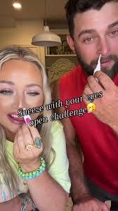 Donna Fondren's Instagram, Twitter & Facebook