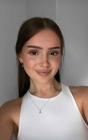 Hello fans if you really love me can I get a love stickers from you guys ❤️✨