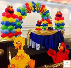 Sesame Street Conquered The World In This Decoration A Cake Table D Sesame Street Birthday Party Sesame Street Birthday Sesame Street Birthday Party Ideas Boy