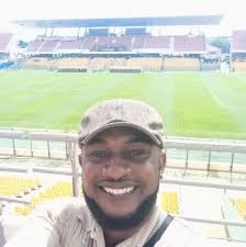 🔸 60 minutes 🔸 0 goals 🔸 0 assists 🔸 4 passes 🔸 0 key passes 🔸 0%  dribbles 🔸 3/13 duels won 🔸 29 hair flicks Describe Viktor Gyökeres'  debut in ONE word?