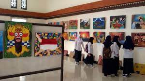 Langkah awal yang harus diperhatikan dalam menyusun program pameran adalah menetapkan tujuan pameran terlebih dahulu. Rangkuman Merencanakan Pameran Pengertian Menurut Para Ahli Tujuan Unsur Jenis Langkah Mengadakan Manfaat Dan Contoh Ranking Kelas