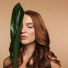 Per cui se il vostro incarnato è chiaro, sicuramente non avrete alcun problema a scegliere la vostra tonalità di capelli rossi, perché ce ne. Moda Capelli Colore E Taglio Estate 2020 Parola D Ordine Natura