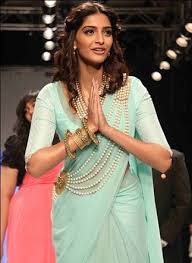 20+ cute celebrities inspired hairstyles to wear with saree. Saree Hairstyles 50 Stylish Hairstyles To Try On Sarees