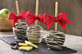 Manzanas Cubiertas Con Chocolate Receta Manzanas Cubiertas De Chocolate Manzanas Cubiertas Manzanas Decoradas De Navidad