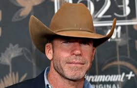 Heather Locklear appears with 'Melrose Place' costars for reunion panel