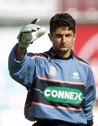 Born in bucharest, lucescu made 249 appearances in the divizia a for sportul studenţesc, naţional bucureşti, braşov. Razvan Lucescu Portar Rapid Foto Sport Ro Eusunt12 Ro
