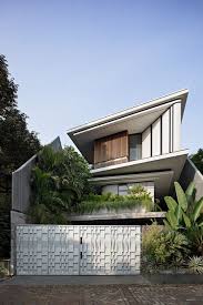Elegant and sophisticated house designs with a futuristic touch have been popular among leading architectures since the second half of the 20th century. 33 Ide Rumah Tropis Modern Terbaik Di 2021 Rumah Tropis Modern Tropis