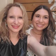 She's baaaack! And I'm not just referencing my return from a seemingly  indefinite hiatus. This long overdue inaugural 2024 post is because beloved  (by both the masses and yours truly) bestselling author