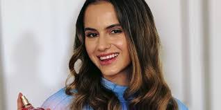 Natalie Fischer's Instagram, Twitter & Facebook