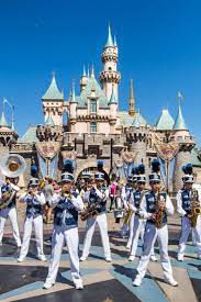 A Dream Disneyland Trip Things To Do In Disneyland Anaheim Disneyland Trip California Tourist Attractions Disneyland Tips