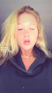 Leila Silverman's Instagram, Twitter & Facebook