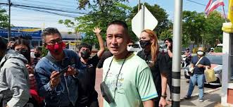 แพท พาวเวอร์แพท อดีตนักร้องชื่อดังถูกปล่อยตัวเป็นอิสระ เปิดเผยเมื่อเวลา 11.00 น. 0ifnycug3zmdm