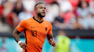 Barcelona Transfer News Depay Takes Pay Cut