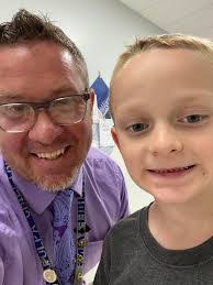 Lynnette Bauer's Instagram, Twitter & Facebook