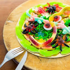 Pizza selber zu machen, ist nicht schwer: Fruchtgummi Pizza Perfekt Zum Kindergeburtstag Lecker Lebensmittel Essen Fruchte
