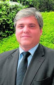 César Girón reaparece y se postula como candidato a las primarias del PSOE  local