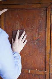 Relooking Meuble Repeindre Et Patiner Une Vieille Armoire Relooking Meuble Relooking Armoire Vieilles Armoires