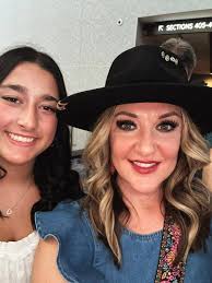 Lesley Ley (@barefoot.diva) • Instagram photos and videos