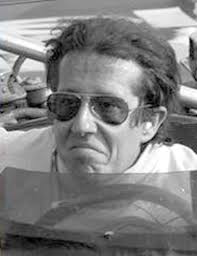 No Mirando A Nuestro Daño