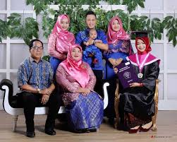 25 model baju gamis original branded terbaru 2019/2020 model gamis ini sangat bagus original branded dari @javina_official. 15 Baju Seragam Keluarga Wisuda Terbaru 2019