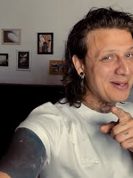 Sing Along to Florian Gallant's Cover of 'Every Breath You Take'!