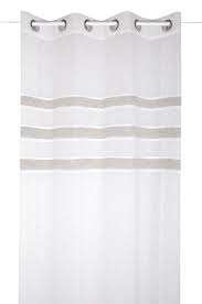 Id�al dans les chambres de toute la famille, le rideau oxford permet de faire des grasses matin�es, sans �tre r�veill� par la lumi�re du matin, gr�ce � son tissu occultant ! Rideau Voilage Gris Clair Avec Blandeaux Gris Fonce Et Broderie Blanche 135x260cm A Oeillets Danae Voilages Pier Import