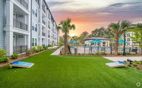 Smythe lake park is a nice large lake ringed with beautiful large homes. Apartments For Rent In Daniel Island Sc Apartments Com