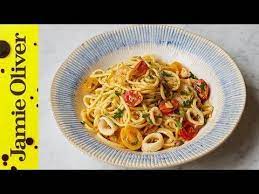 Jamie S Specials Seafood Linguine Jamie S Italian Youtube Seafood Linguine Seafood Recipes Yummy Shrimp Recipes